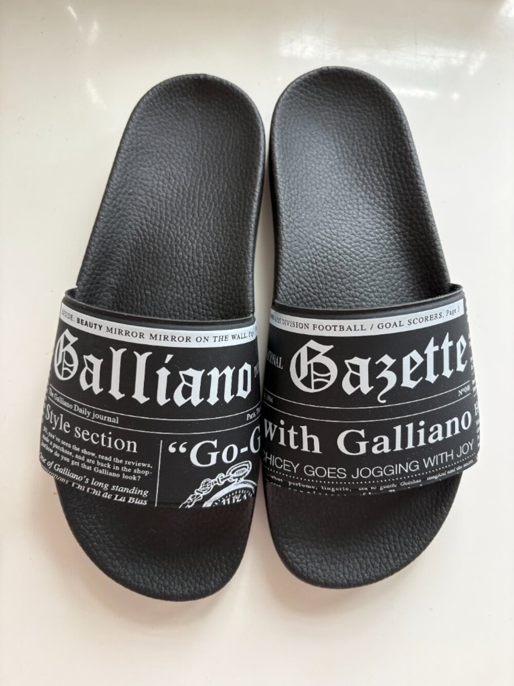 JOHN GALLIANO PARIS Newspaper Gazette Sea Sandals Beach Pool Slides EU 41